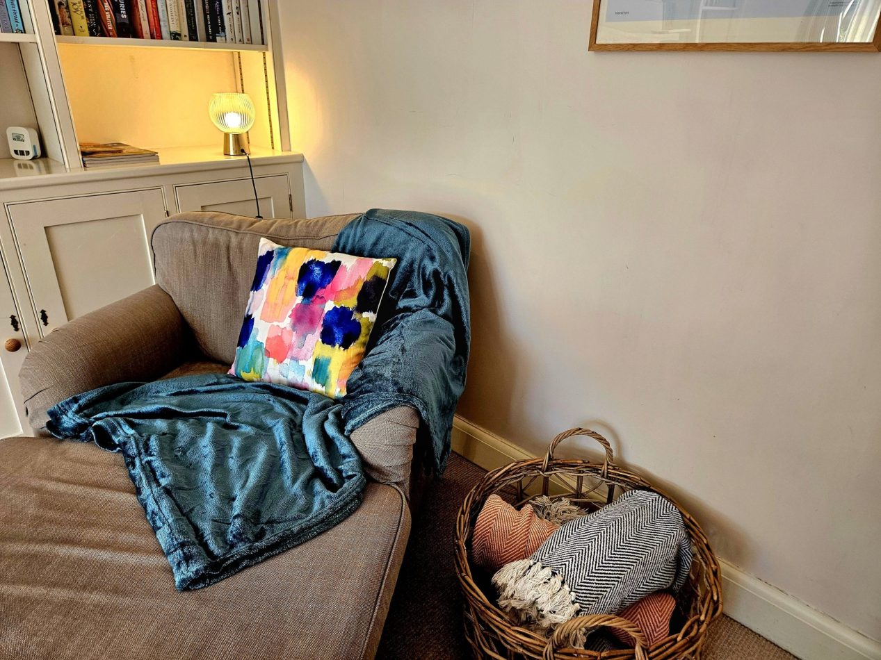 Soft lighting, a comfortable seat and nowhere else to be - this is what holiday evenings are made for.