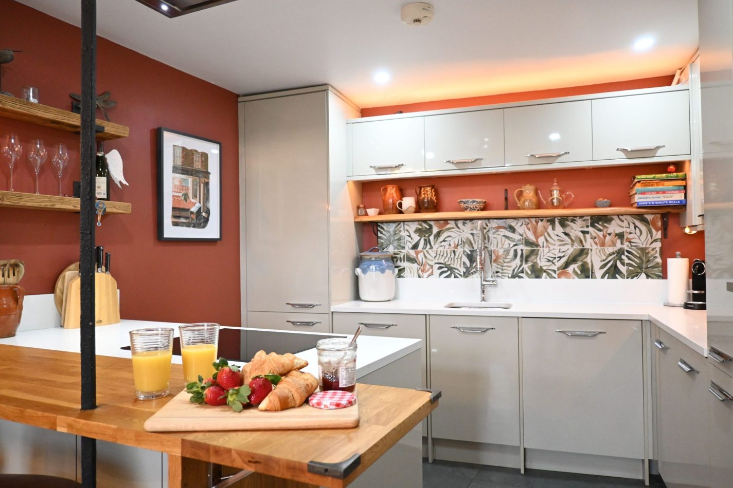 Your kitchen is the perfect spot for slow breakfasts, with your coffee machine ready and the breakfast bar set for relaxed mornings before heading out to explore Sandwich, nearby golf courses or the Kent coast.
