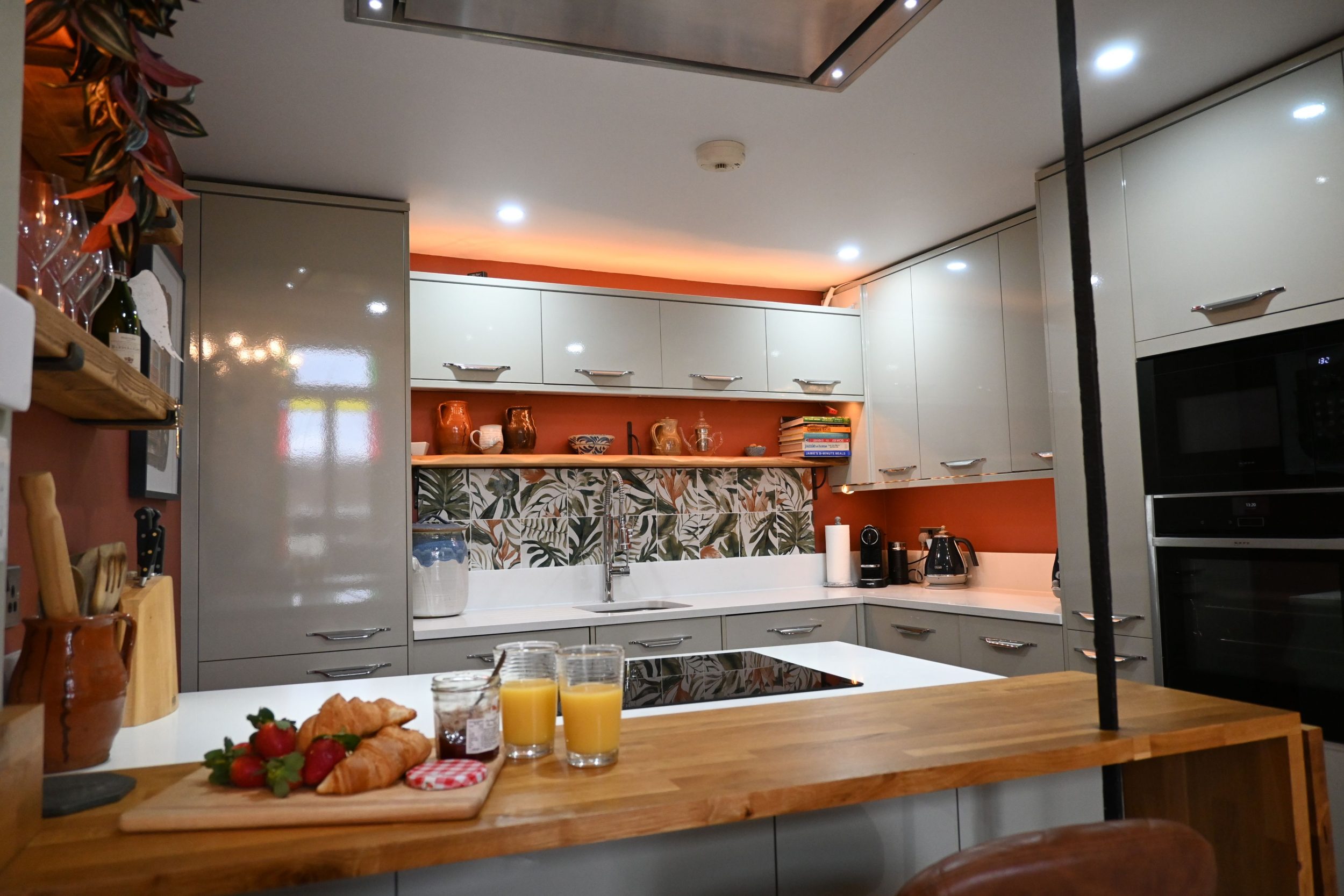 Your well-equipped kitchen is designed for easy, sociable living, with a breakfast bar perfect for morning coffee from your machine or relaxed evenings sharing drinks while dinner comes together.