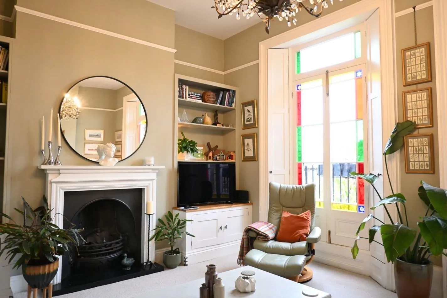 Your living space is centred around an impressive statement fireplace—an elegant focal point that adds character and charm—paired with a Smart TV for relaxed evenings unwinding after days exploring Sandwich, the coast or nearby golf courses.