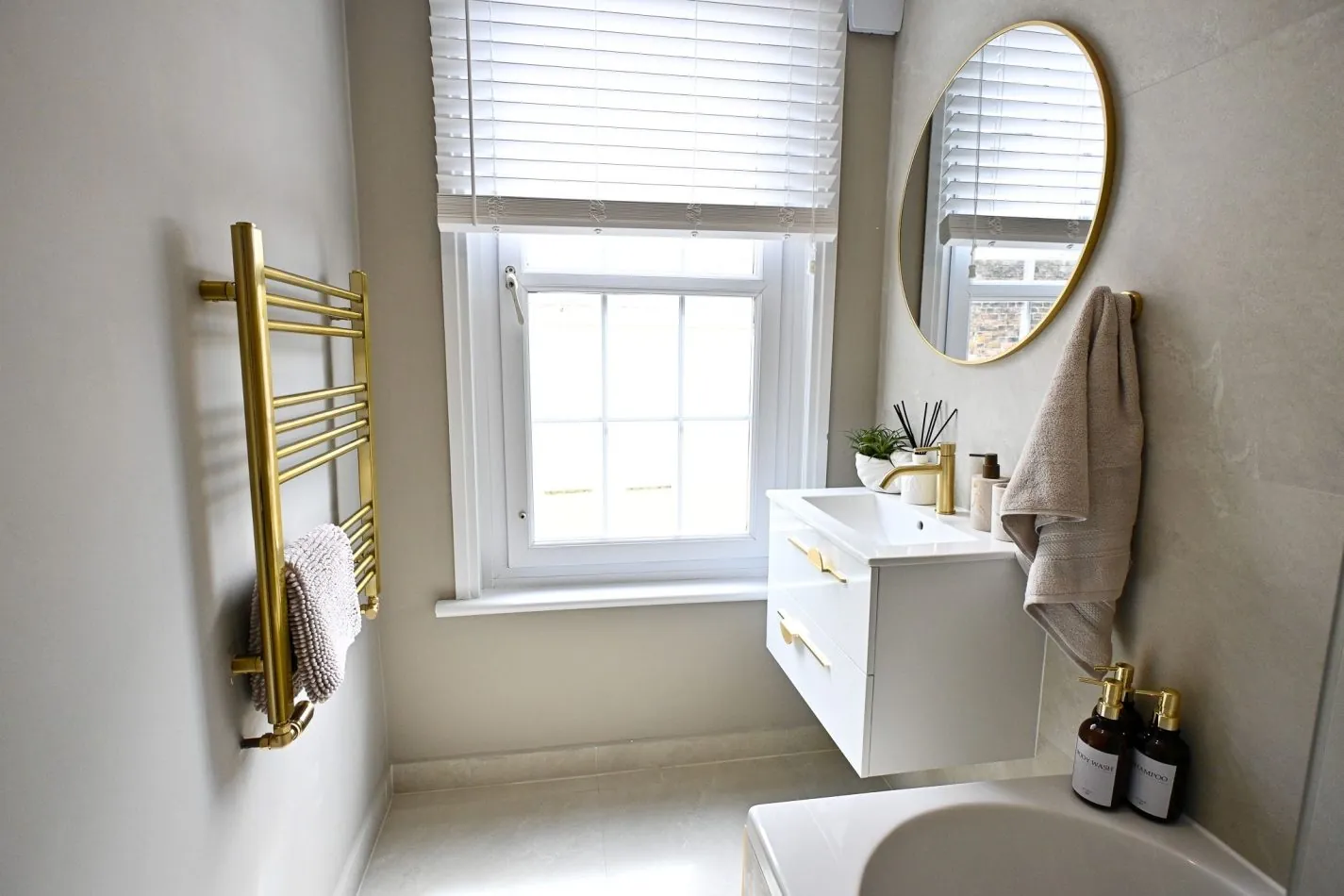 Conveniently located on the middle floor, this stylish bathroom features contemporary finishes, a walk-in shower and luxury touches throughout. Ideal for refreshing after a day at the beach or before an evening exploring Ramsgate's harbour-front restauran
