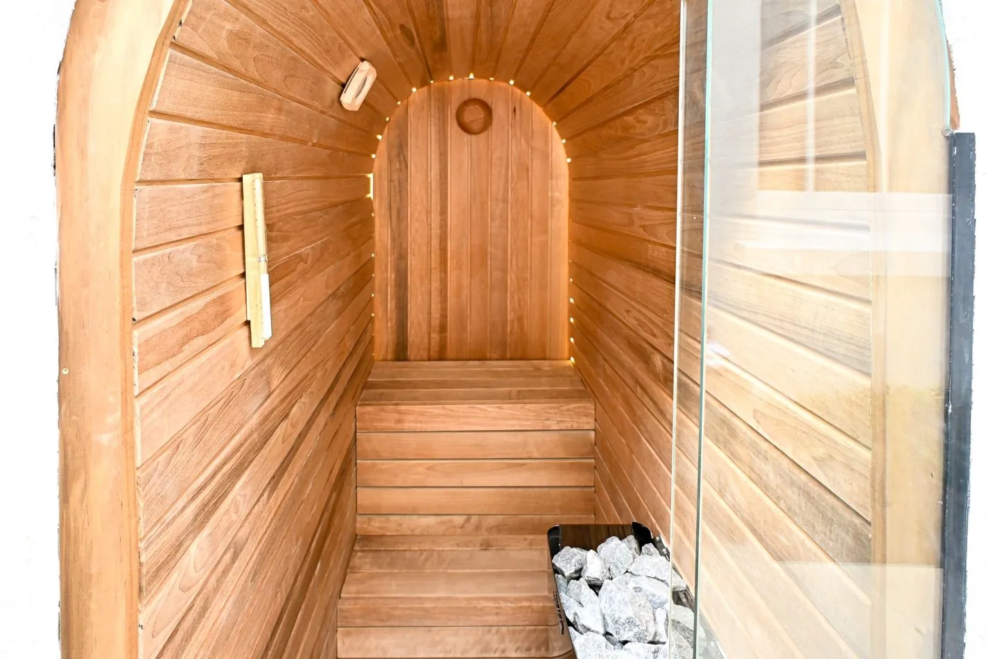 An unforgettable feature of Kent House, this bespoke sauna is built directly into the courtyard wall, creating your own private wellness retreat. Unwind after a day by the sea, then cool off under the open sky in this unique rooftop spa space.*