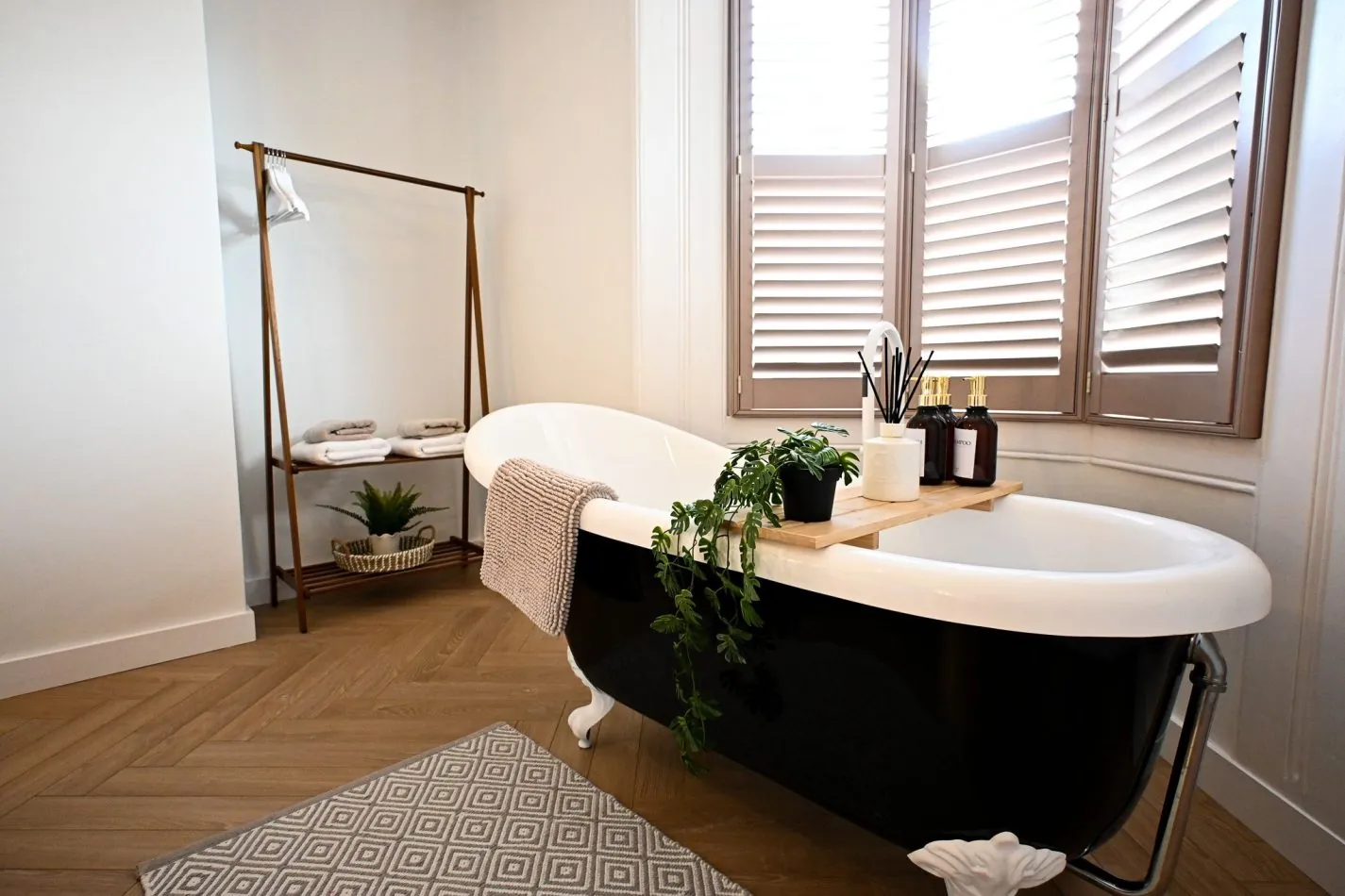 Few bedrooms offer an experience quite like this. Indulge in a relaxing soak in the elegant roll-top bath, beautifully positioned within the room beneath traditional shutters, creating a boutique hotel feel in the heart of Ramsgate.