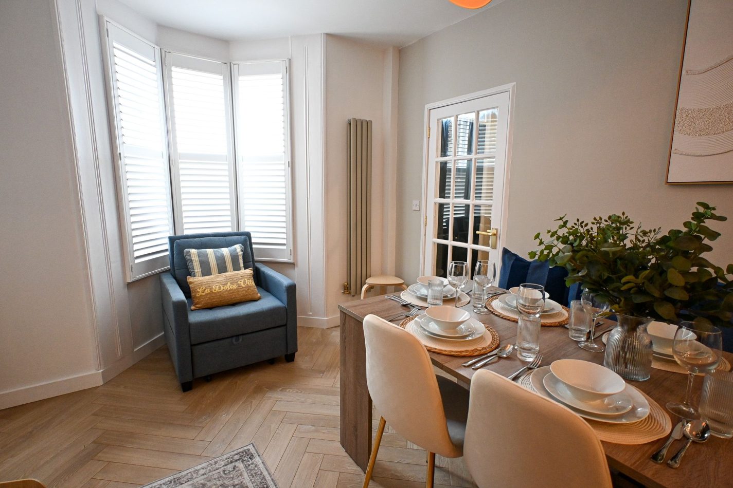 Gather for memorable meals, morning coffees and evening drinks in this bright, sociable space. Bathed in natural light from the bay window, it's the perfect spot to plan the day's adventures or unwind together after exploring Ramsgate's Royal Harbour and