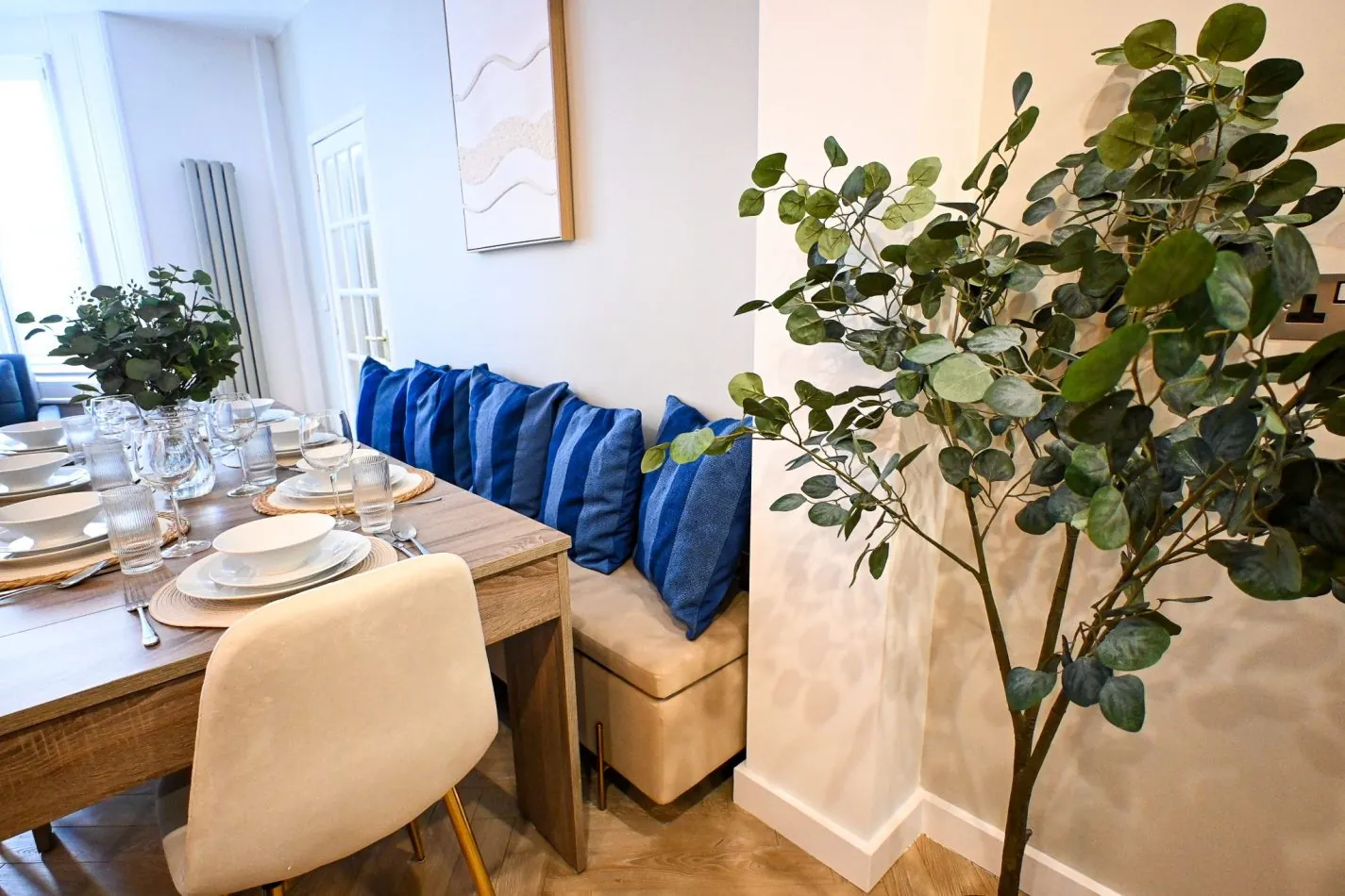 Gather for long breakfasts, celebratory dinners and evening drinks in this inviting dining space. The cosy banquette seating creates the perfect spot to linger over good food and conversation after a day exploring Ramsgate's harbour and coastline.