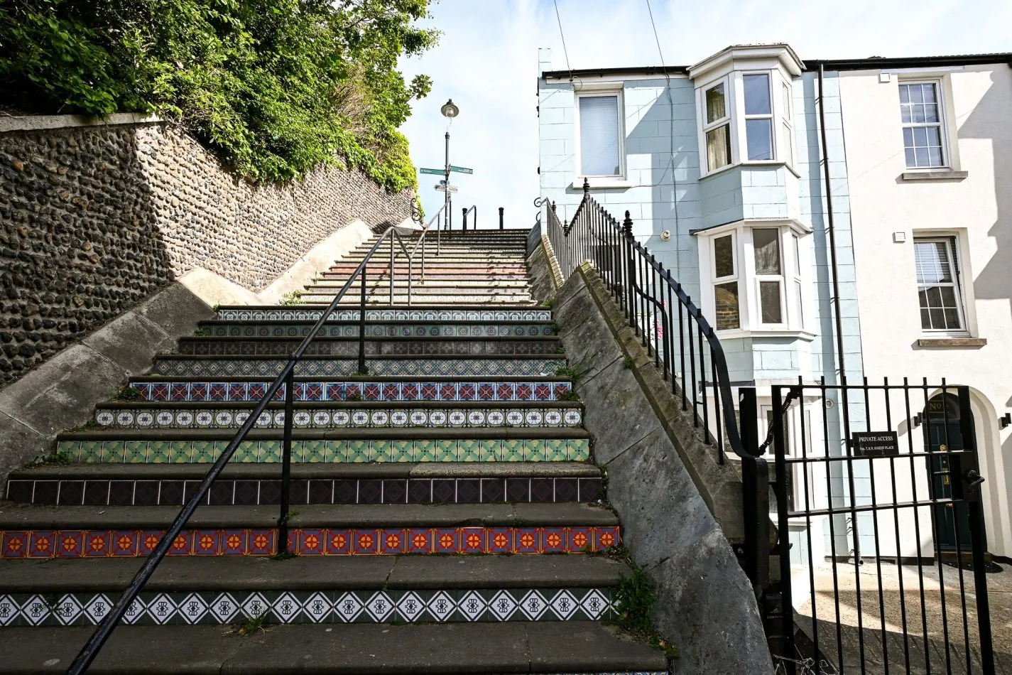 Just outside Kent House, the iconic Kent Steps provide a charming route between Ramsgate's clifftop and bustling Royal Harbour below. A local landmark and a picturesque way to discover the town's independent shops, cafés, beaches and waterfront restauran