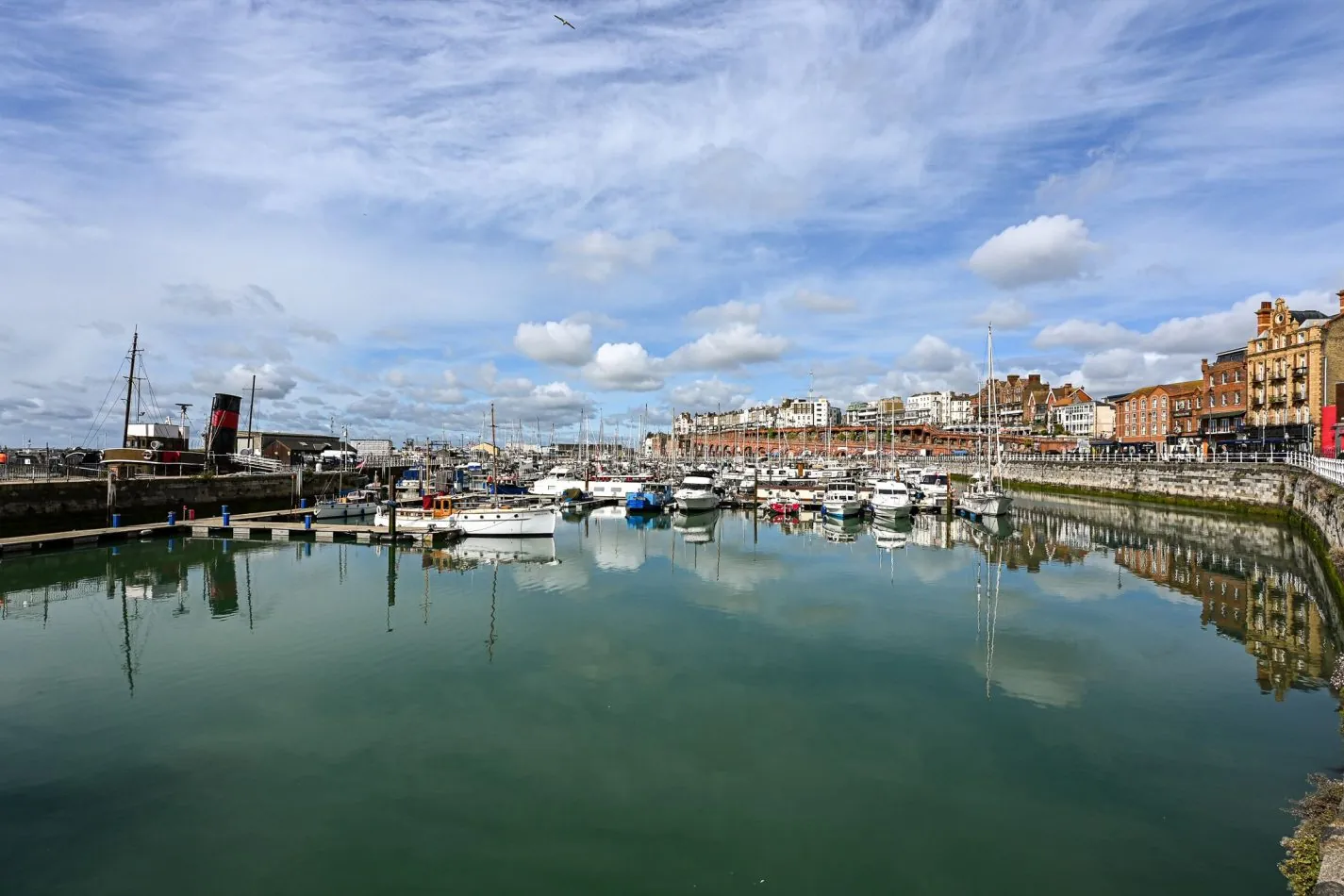 Stroll along the UK's only Royal Harbour, where colourful boats, waterfront restaurants and independent cafés create the perfect seaside atmosphere. Just moments from Kent House, it's an ideal place to relax, dine and watch the world drift by.