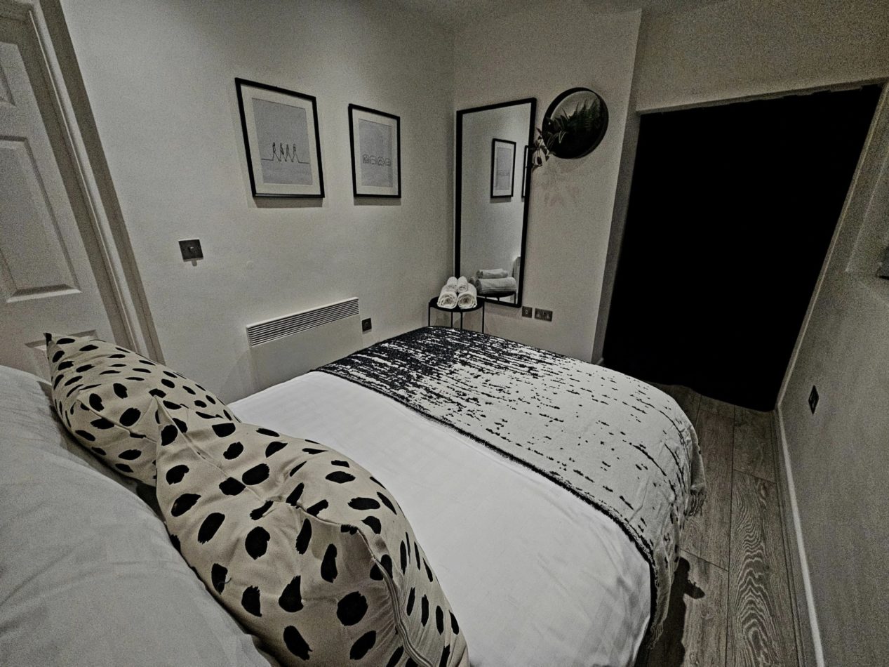 A private double bedroom gives contractors and professionals a dedicated place to rest away from the main living area. Comfortable, practical accommodation designed to make longer periods away from home easier.