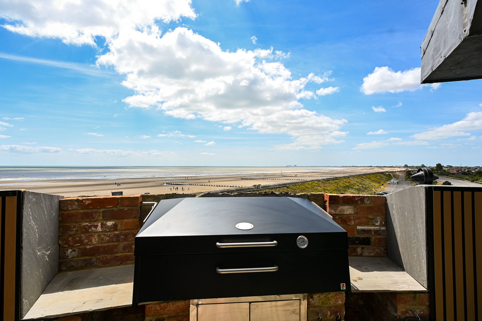 Dinner with a sea view? Absolutely. Fire up the built-in BBQ on the balcony, pour the drinks and enjoy an alfresco feast with the beach and huge Kent skies stretching out in front of you.