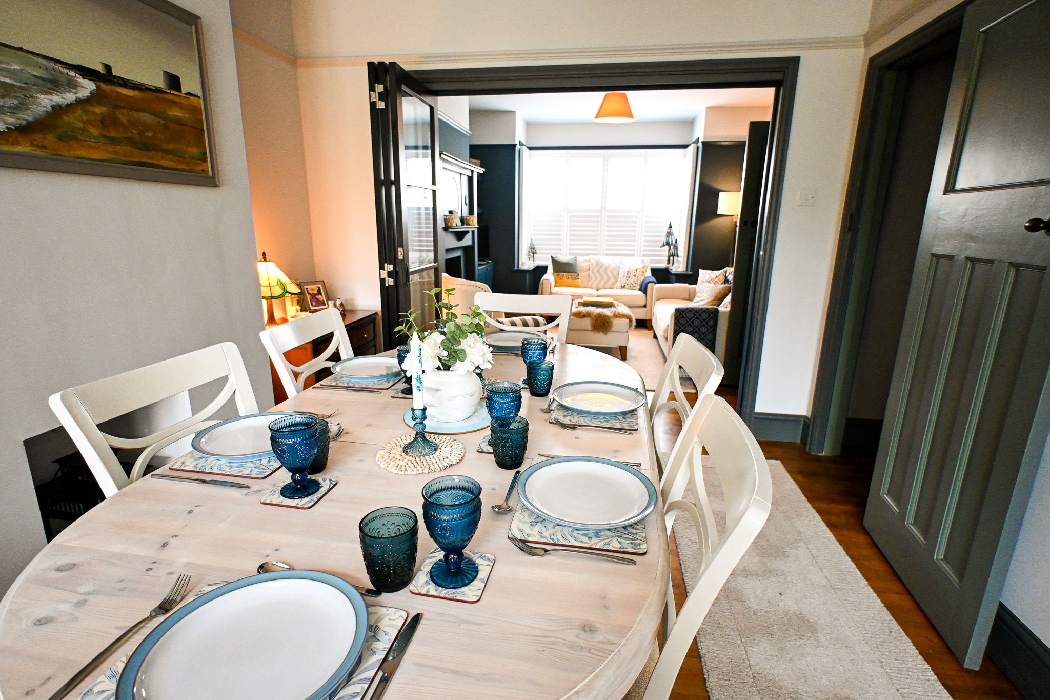 From morning coffee to home cooked dinners, this welcoming dining space is made for sharing good food, conversation and memorable holiday moments.
